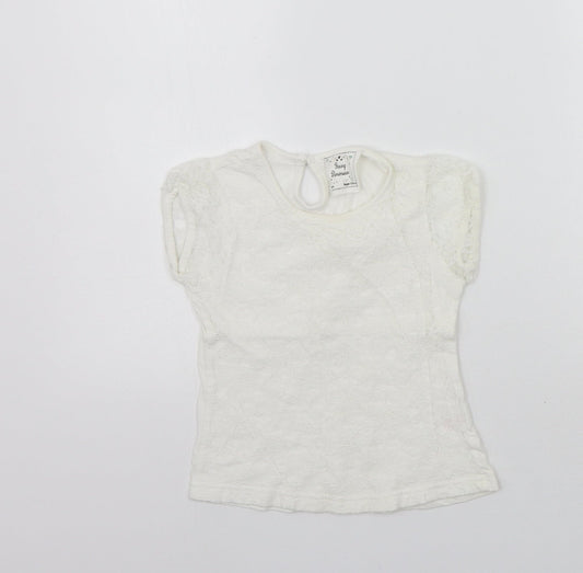 Young Dimension Girls White   Basic T-Shirt Size 4-5 Years  - washable mark