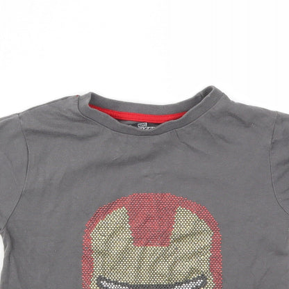 Close-up detail of AVENGERS boys’ grey basic t-shirt, size 5, years