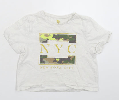 Additional front view of F&F girls’ white basic t-shirt, size 9-10, years