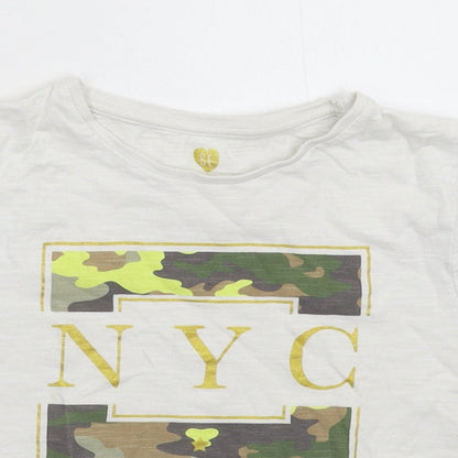 Close-up detail of F&F girls’ white basic t-shirt, size 9-10, years