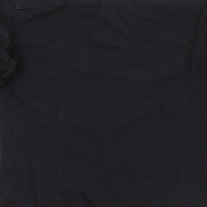 Brand and care label for Taylor & Wright men’s black button-up, size 15