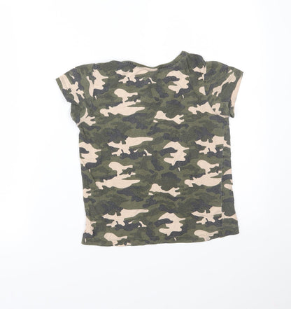 Back view of Primark girls’ green camouflage basic t-shirt, size 9-10, years