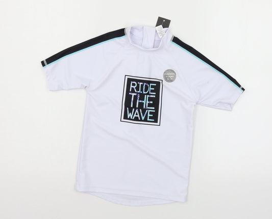 George Boys White   Basic T-Shirt Size 6-7 Years  - Surf top