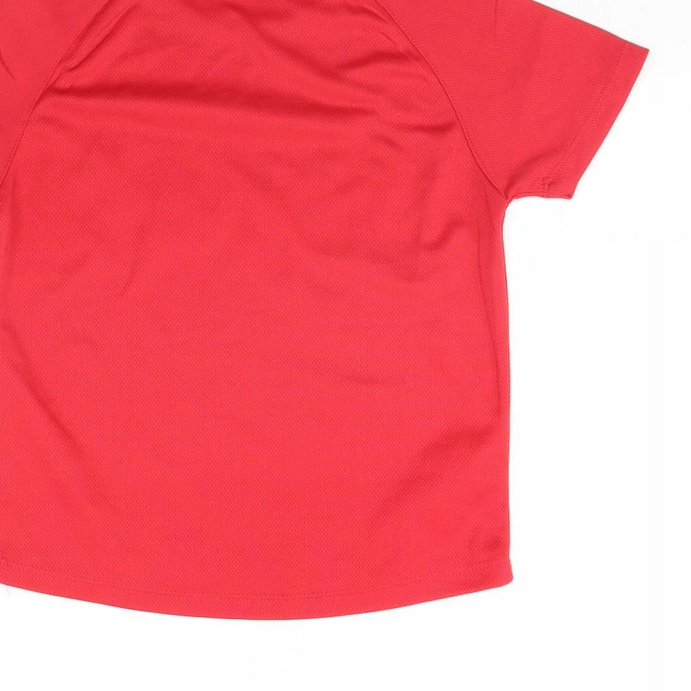 Preworn Boys Red   Basic T-Shirt Size 6 Years  - martial arts