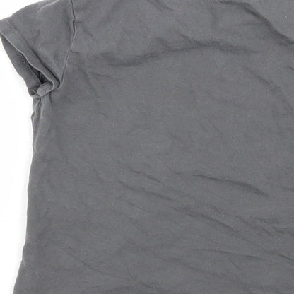 Brand and care label for Gap girls’ grey basic t-shirt, size S