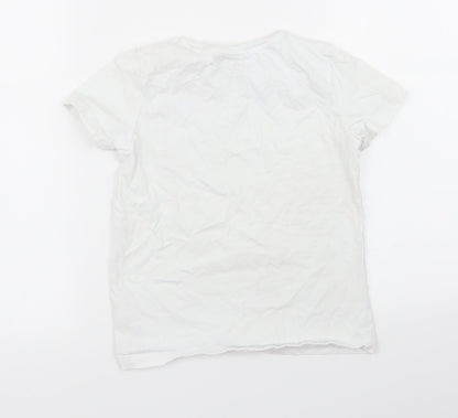 Back view of F&F girls’ white basic t-shirt, size 6-7, years