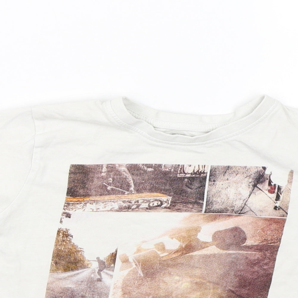 Primark Boys White   Basic T-Shirt Size 4-5 Years