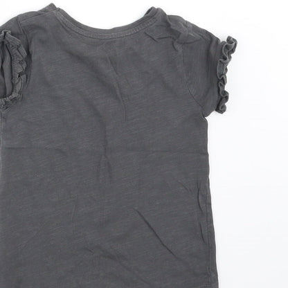 Brand and care label for Tu girls’ grey basic t-shirt, size 2-3, years