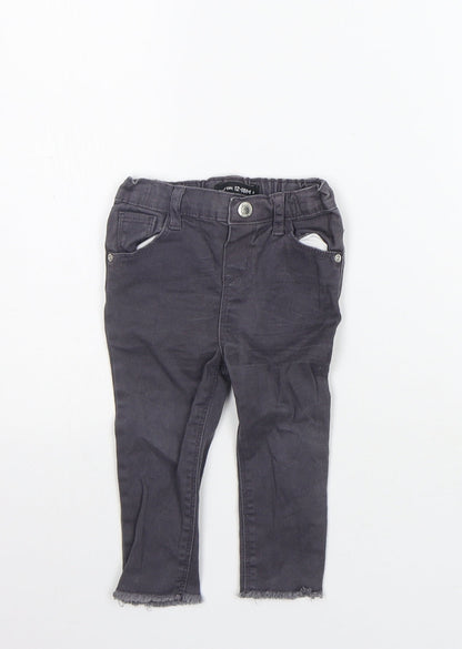 Additional front view of Denim & Co. girls’ grey jogger jeans, size 12-18, months
