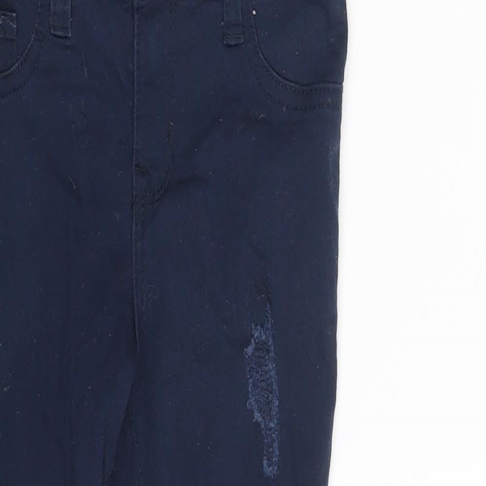 Close-up detail of Denim & Co. girls’ blue denim skinny jeans, size 6-7, years - inside leg 18-inch