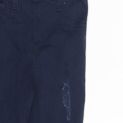 Close-up detail of Denim & Co. girls’ blue denim skinny jeans, size 6-7, years - inside leg 18-inch