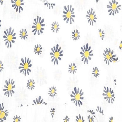 Close-up detail of alexara women’s white floral a-line, size M