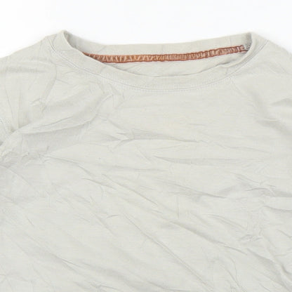 Close-up detail of Cherokee girls’ beige basic t-shirt, size 5-6, years