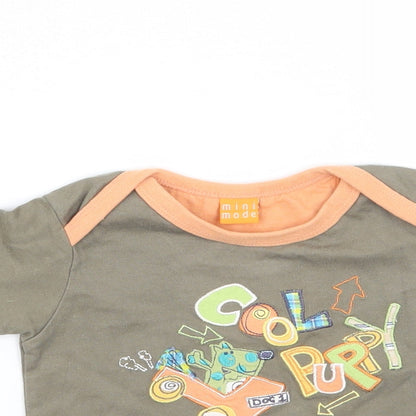 Close-up detail of Mini mode Baby Brown Basic T-Shirt, size 0-3, Months