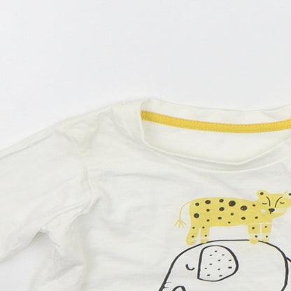 Close-up detail of Matalan Baby White Basic T-Shirt, size 0-3, Months - ANIMALS