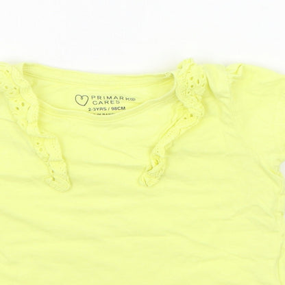 Close-up detail of Primark girls’ yellow basic t-shirt, size 2-3, years