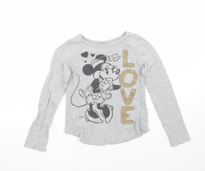 Front view of Gap girls’ grey basic t-shirt, size 7, years