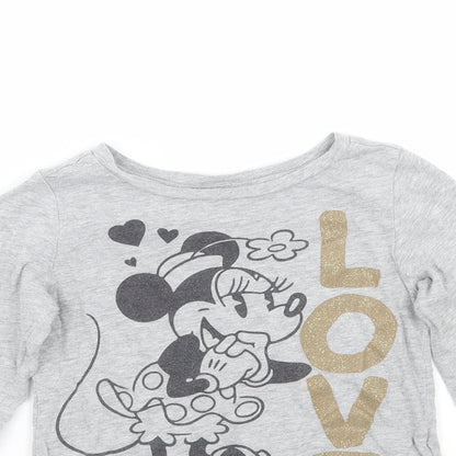 Close-up detail of Gap girls’ grey basic t-shirt, size 7, years