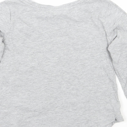 Brand and care label for Gap girls’ grey basic t-shirt, size 7, years