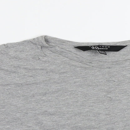 Close-up detail of New Look girls’ grey basic t-shirt, size 10-11, years