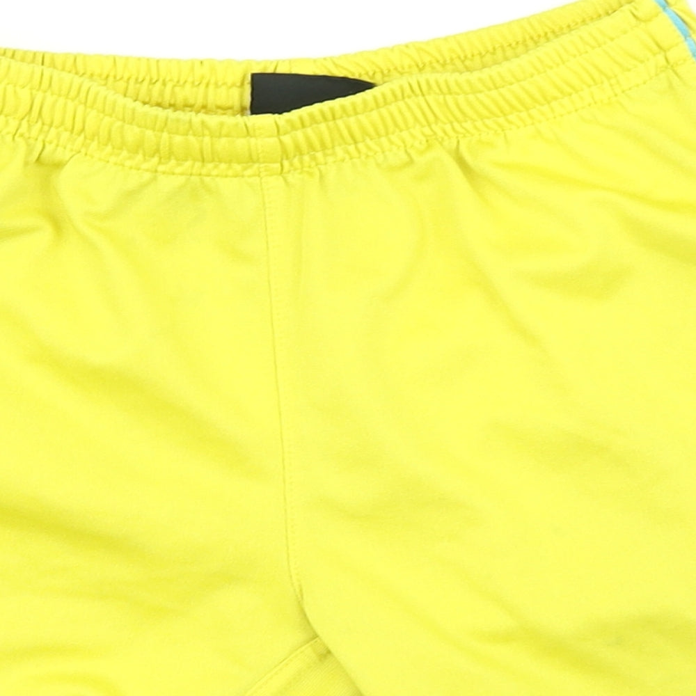 Umbro Boys Yellow   Sweat Shorts Size 9 Years - football shorts