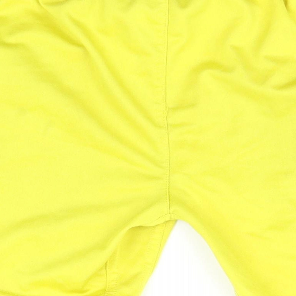 Umbro Boys Yellow   Sweat Shorts Size 9 Years - football shorts