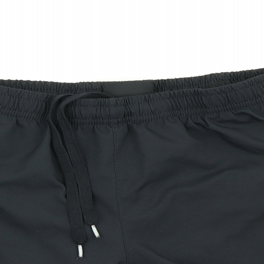 Umbro Boys Black   Sweat Shorts Size 11 Years - Football shorts