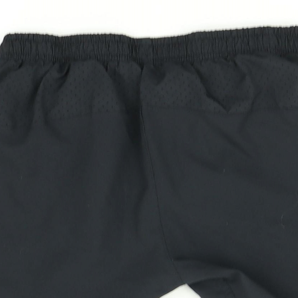 Umbro Boys Black   Sweat Shorts Size 11 Years - Football shorts