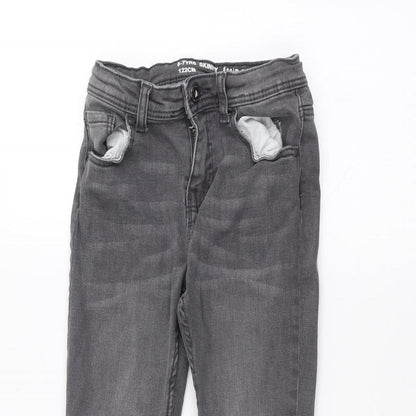 Close-up detail of Denim & Co. girls’ grey skinny jeans, size 6-7, years