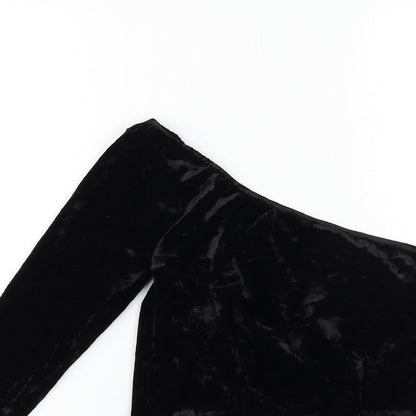 Close-up detail of In the Style women’s black basic tank, size UK 6