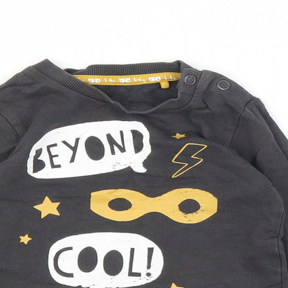 Close-up detail of Tu boys’ grey basic t-shirt, size 6-9, months