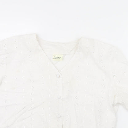 Preloved Style cut Womens White   Basic Button-Up Size 14 - Detail