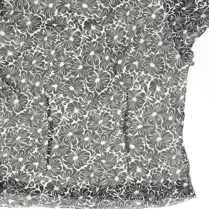 Special Collection Womens Grey Geometric  Basic T-Shirt Size 12