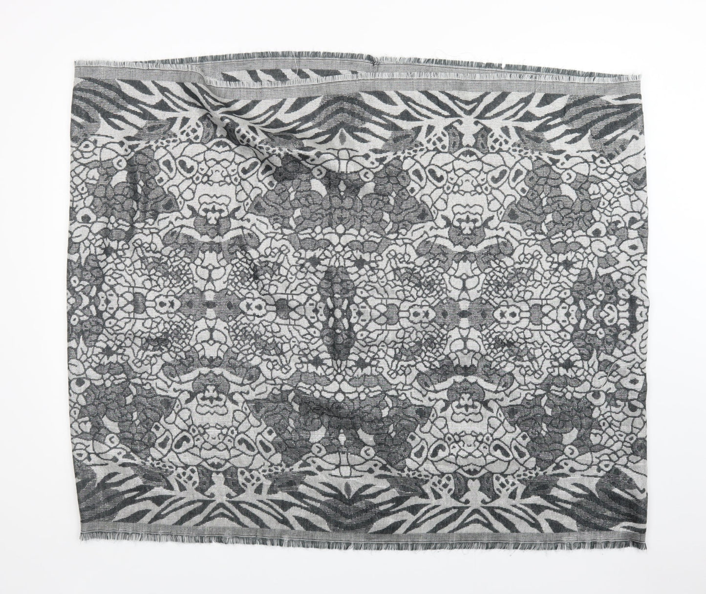 Preworn Womens Grey Floral   Shawl/Wrap