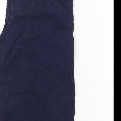 Brand and care label for Gap girls’ blue basic t-shirt, size XS