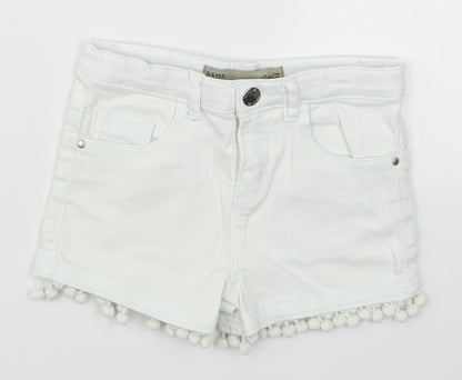 Additional front view of Denim Co girls’ white denim cut-off shorts, size 5-6, years - pom pom