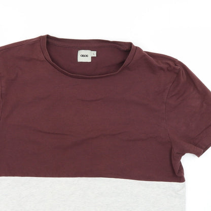 Close-up detail of ASOS women’s multicoloured basic t-shirt, size S