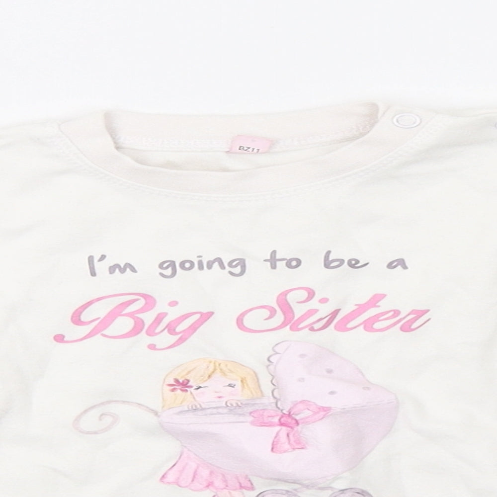 Preworn Girls White   Pullover T-Shirt Size 18-24 Months