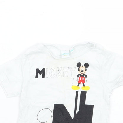 Close-up detail of Disney Baby White Basic T-Shirt, size 12, Months
