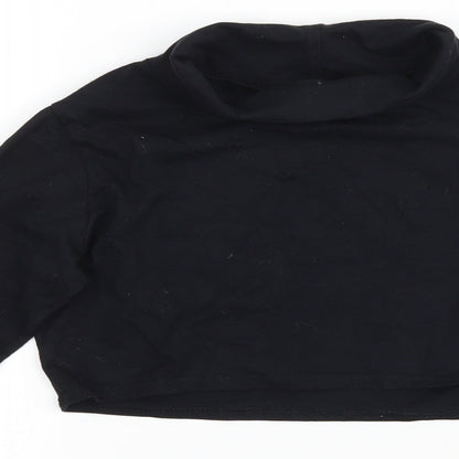 Close-up detail of Missguided women’s black cropped t-shirt, size M