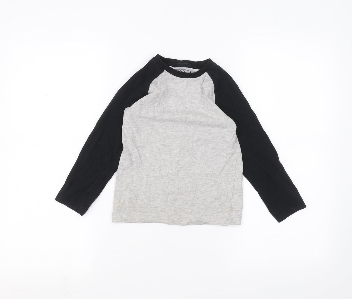 Additional front view of Urban Debt boys’ grey basic t-shirt, size 6, years