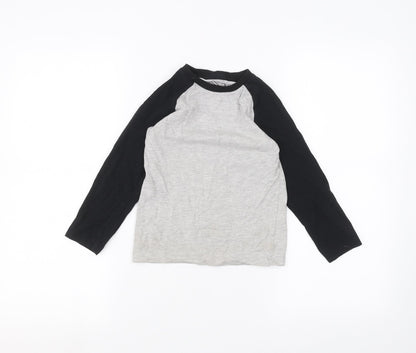 Additional front view of Urban Debt boys’ grey basic t-shirt, size 6, years