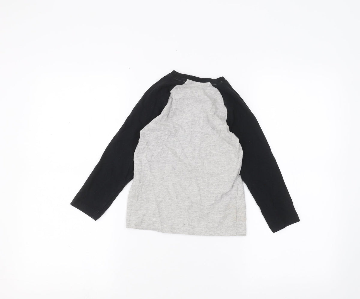 Back view of Urban Debt boys’ grey basic t-shirt, size 6, years