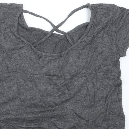 Brand and care label for Young Dimension girls’ grey basic t-shirt, size 8-9, years