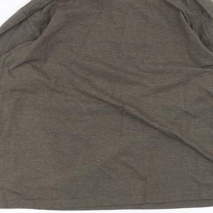 Brand and care label for Atlas women’s green basic t-shirt, size S