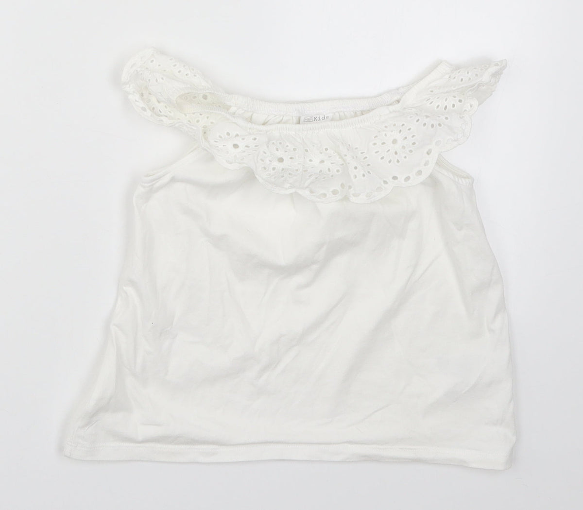 Additional front view of F&F girls’ white basic t-shirt, size 4-5, years
