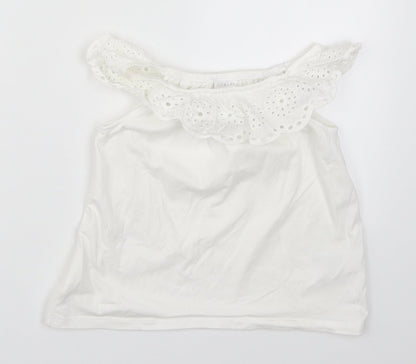 Additional front view of F&F girls’ white basic t-shirt, size 4-5, years
