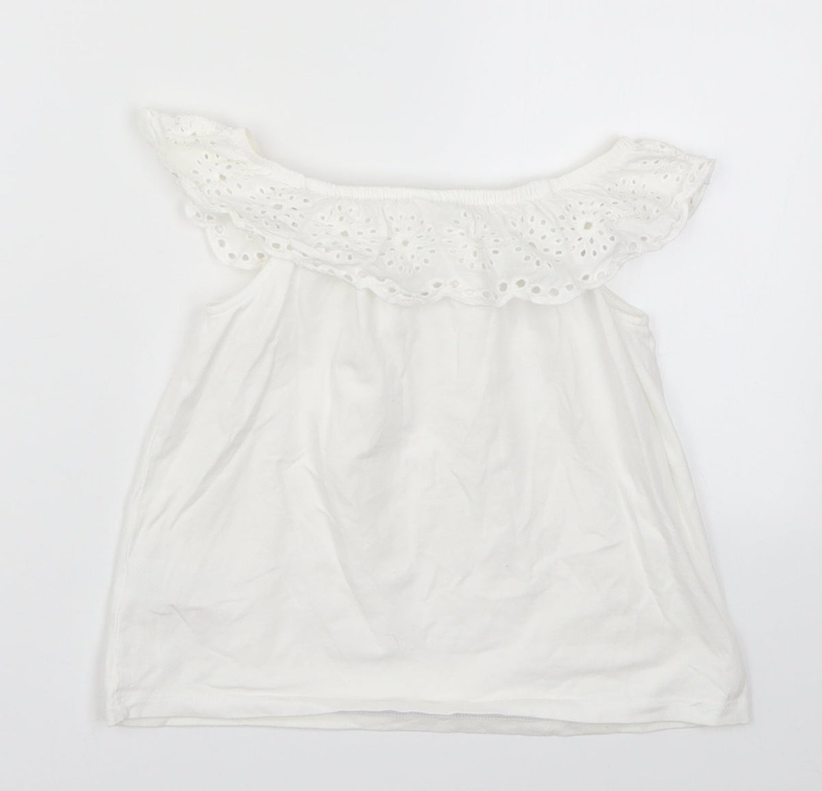 Back view of F&F girls’ white basic t-shirt, size 4-5, years