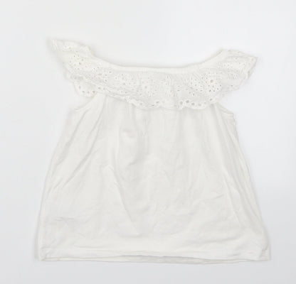 Back view of F&F girls’ white basic t-shirt, size 4-5, years