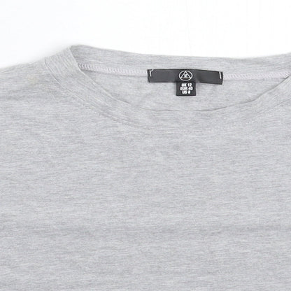 Close-up detail of Missguided women’s grey basic t-shirt, size UK 12